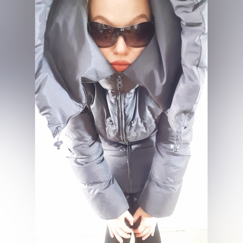 Danier down-filled winter coat/ jacket in grey - Picture 13 of 13